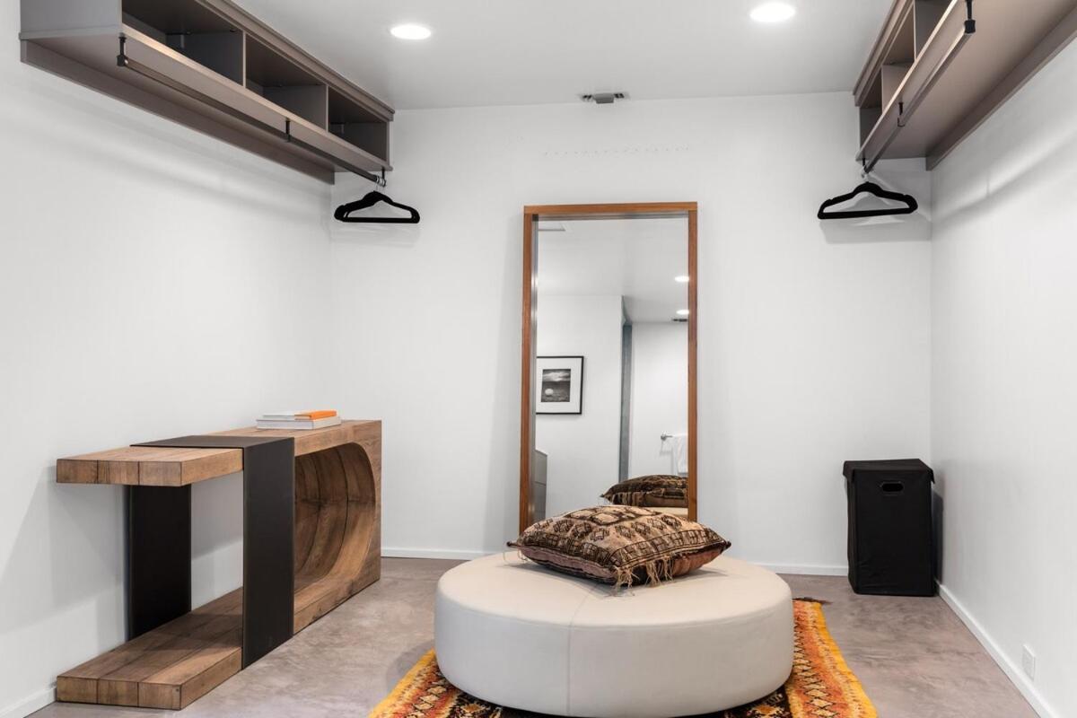 Mid Century Modern In Trousdale With Tennis Сasa de vacaciones
