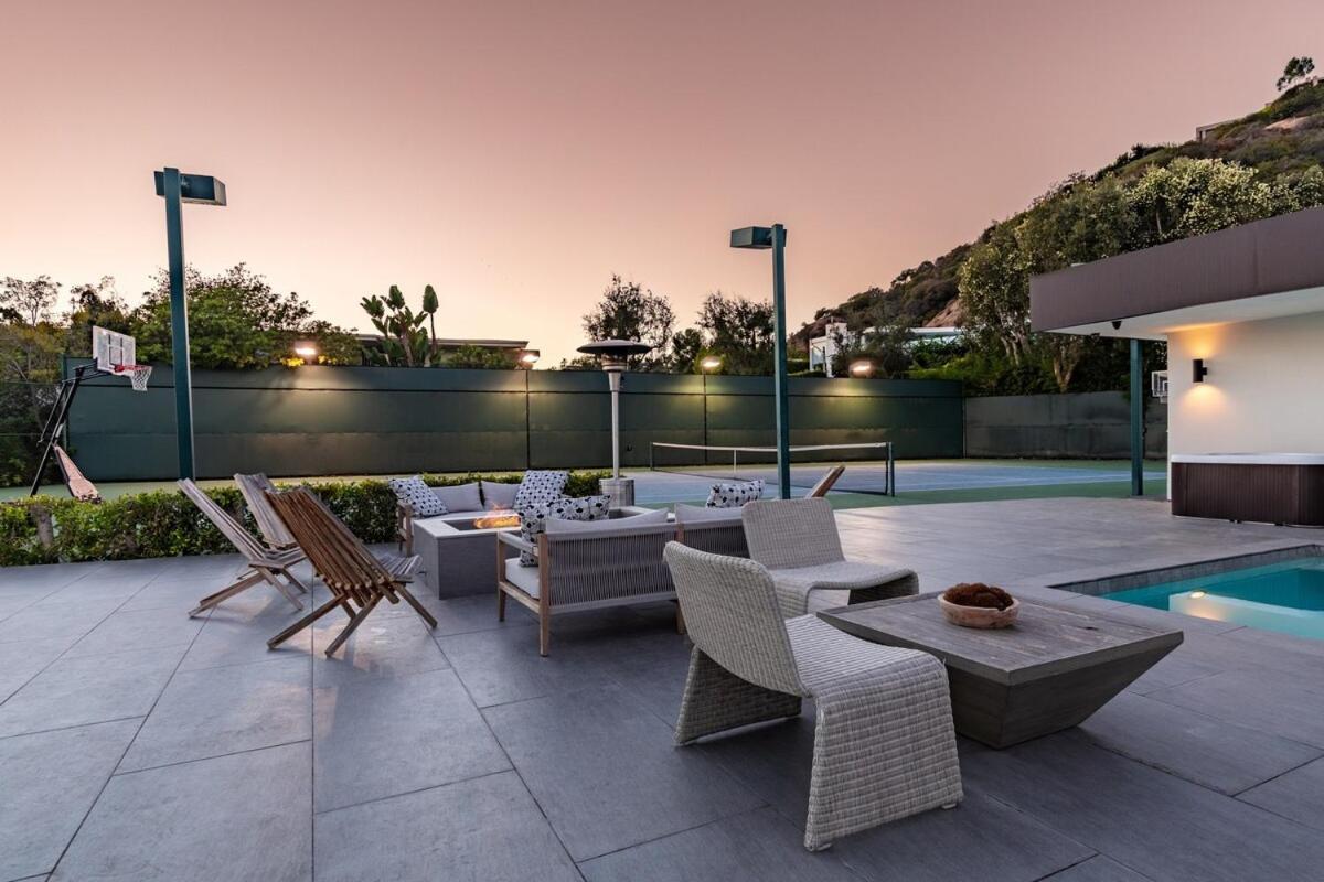 Mid Century Modern In Trousdale With Tennis * Los Ángeles